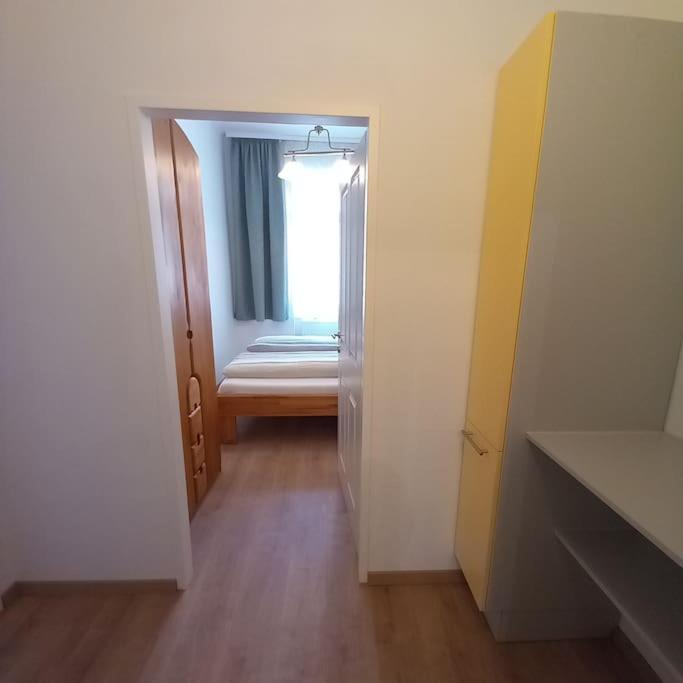 Altbauwohnung Neu Saniert - Fuer Familien Geeignet Viena Exterior foto