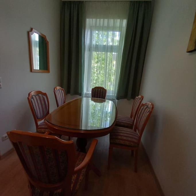 Altbauwohnung Neu Saniert - Fuer Familien Geeignet Viena Exterior foto