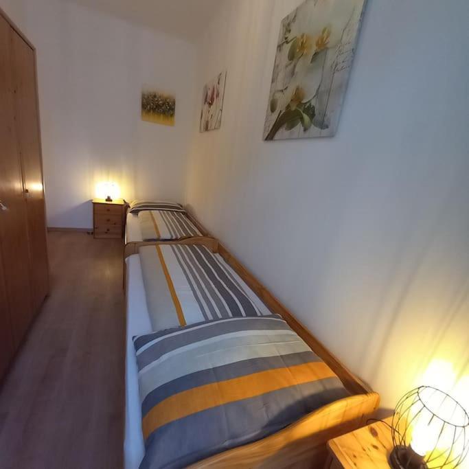 Altbauwohnung Neu Saniert - Fuer Familien Geeignet Viena Exterior foto