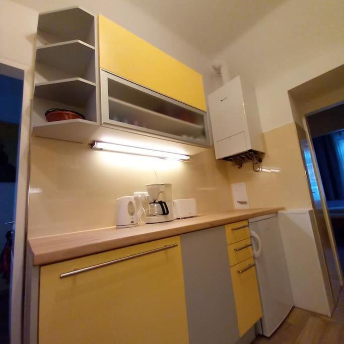 Altbauwohnung Neu Saniert - Fuer Familien Geeignet Viena Exterior foto
